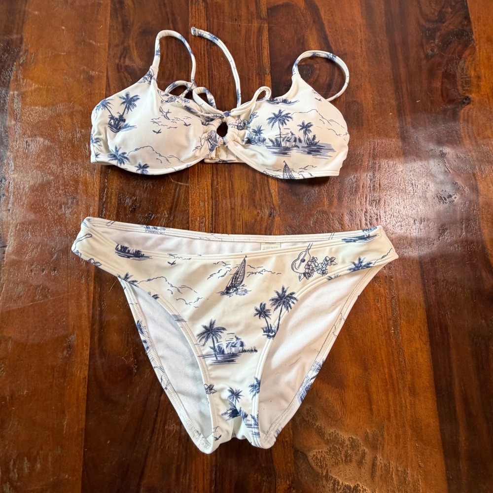 Hollister Swim Womens Small Blue White Tropical Toile Underwire Bikini Set 2pc